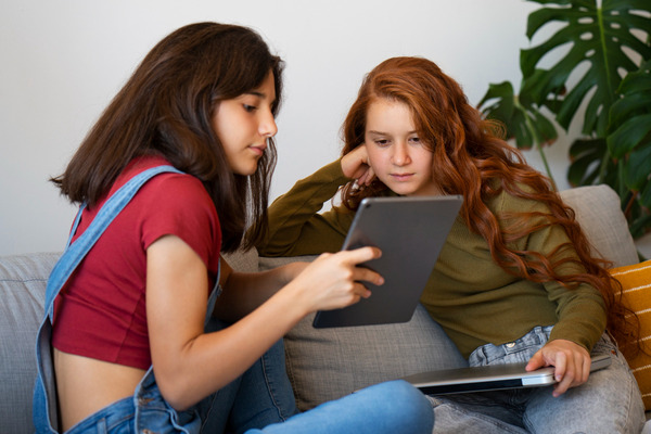 why it is essential to build online friendships